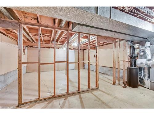 9 Valanna Court, Hamilton, ON - Indoor Photo Showing Basement