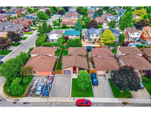 9 Valanna Court, Hamilton, ON - Outdoor