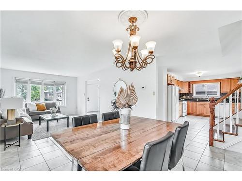 9 Valanna Court, Hamilton, ON - Indoor Photo Showing Dining Room