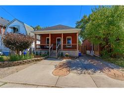 96 London Street N Hamilton, ON L8H 4B5