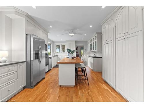 15633 Kennedy Road, Caledon, ON - Indoor Photo Showing Kitchen With Upgraded Kitchen