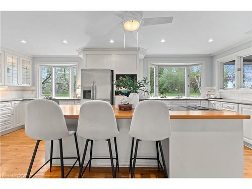 15633 Kennedy Road, Caledon, ON - Indoor Photo Showing Dining Room