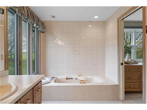 15633 Kennedy Road, Caledon, ON - Indoor Photo Showing Bathroom
