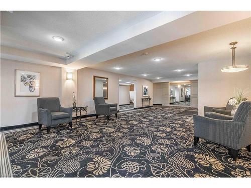 207-980 Golf Links Road, Hamilton, ON - Indoor