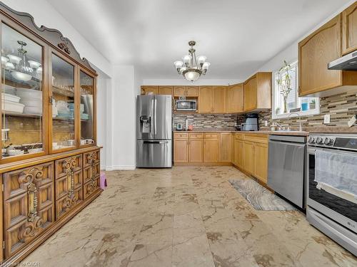 538 Alberta Avenue, Woodstock, ON - Indoor Photo Showing Kitchen