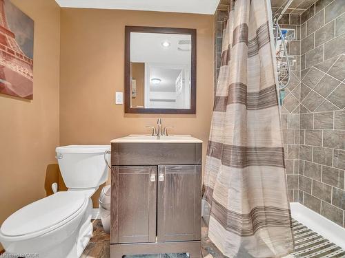 538 Alberta Avenue, Woodstock, ON - Indoor Photo Showing Bathroom