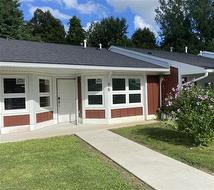 26 Szollosy Circle  Hamilton, ON L9B 1T8