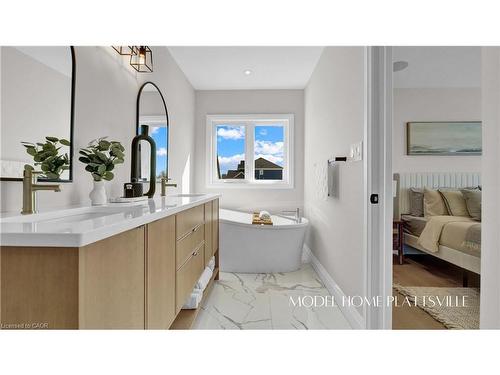 10 Hilborn Street, Plattsville, ON - Indoor Photo Showing Bathroom