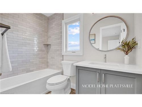 10 Hilborn Street, Plattsville, ON - Indoor Photo Showing Bathroom