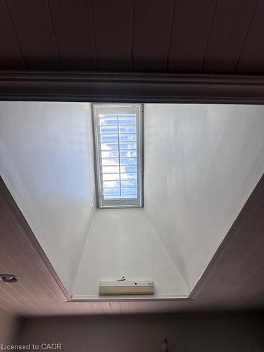 84 Barons Avenue N, Hamilton, ON - Indoor Photo Showing Other Room