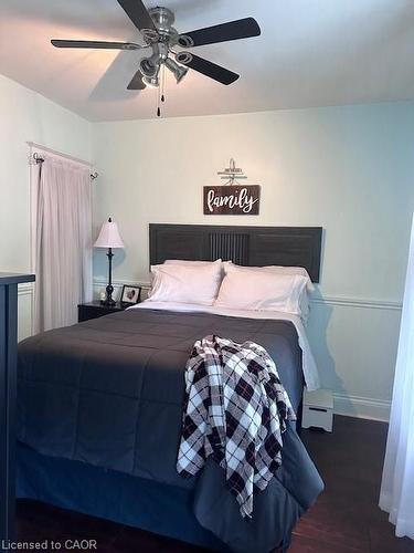 84 Barons Avenue N, Hamilton, ON - Indoor Photo Showing Bedroom
