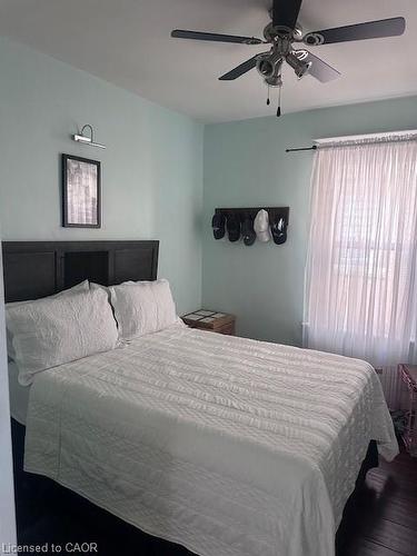 84 Barons Avenue N, Hamilton, ON - Indoor Photo Showing Bedroom