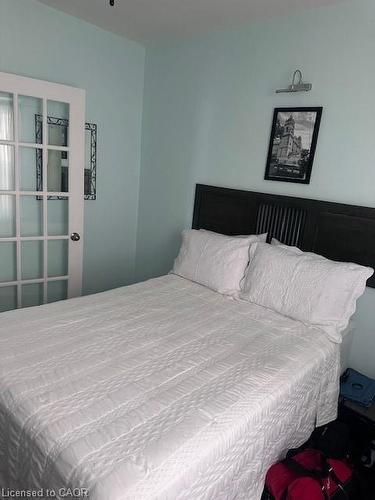 84 Barons Avenue N, Hamilton, ON - Indoor Photo Showing Bedroom