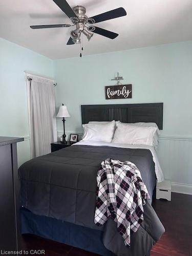 84 Barons Avenue N, Hamilton, ON - Indoor Photo Showing Bedroom