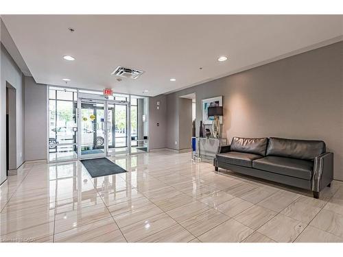 1010-85 Robinson Street, Hamilton, ON - Indoor Photo Showing Other Room