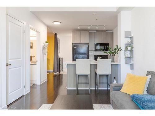 1010-85 Robinson Street, Hamilton, ON - Indoor Photo Showing Kitchen