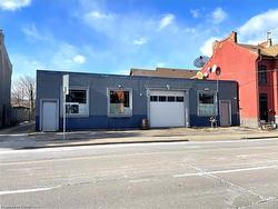 249 John Street N Hamilton, ON L8L 4P4