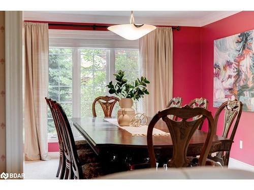 6365 Breckenridge Place, Burlington, ON - Indoor Photo Showing Dining Room