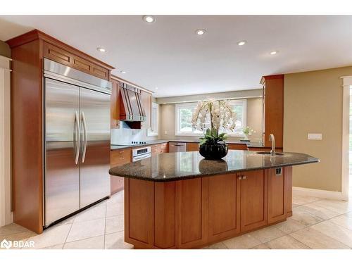 6365 Breckenridge Place, Burlington, ON - Indoor Photo Showing Kitchen