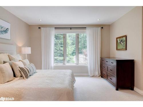 6365 Breckenridge Place, Burlington, ON - Indoor Photo Showing Bedroom