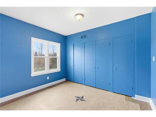 68 Atkinson Boulevard, Dundas, ON - Indoor Photo Showing Other Room