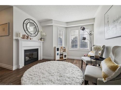 69-470 Beach Boulevard, Hamilton, ON - Indoor Photo Showing Living Room With Fireplace