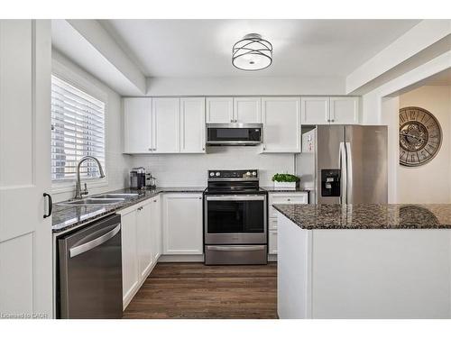 69-470 Beach Boulevard, Hamilton, ON - Indoor Photo Showing Kitchen With Double Sink With Upgraded Kitchen