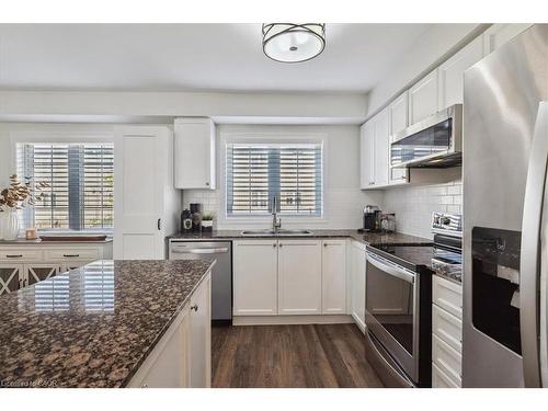 69-470 Beach Boulevard, Hamilton, ON - Indoor Photo Showing Kitchen With Upgraded Kitchen