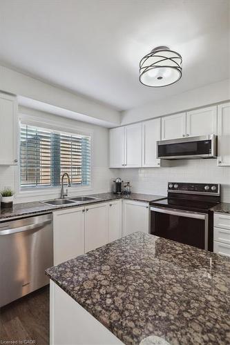 69-470 Beach Boulevard, Hamilton, ON - Indoor Photo Showing Kitchen With Double Sink With Upgraded Kitchen