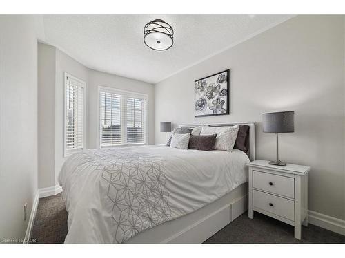 69-470 Beach Boulevard, Hamilton, ON - Indoor Photo Showing Bedroom