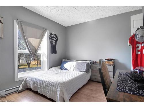 17 Shaw Avenue W, Cambridge, ON 