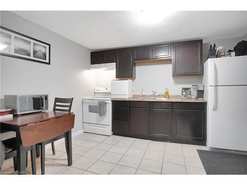 17 Shaw Avenue W, Cambridge, ON 