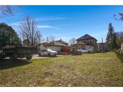 17 Shaw Avenue W, Cambridge, ON 