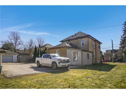 17 Shaw Avenue W, Cambridge, ON 