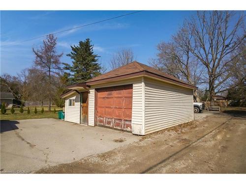 17 Shaw Avenue W, Cambridge, ON 