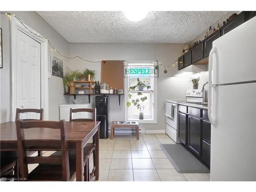 17 Shaw Avenue W, Cambridge, ON 