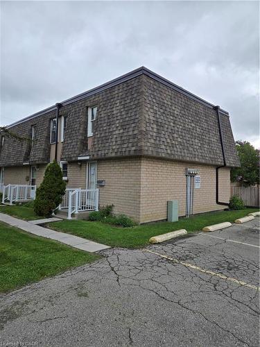 4-153 Limeridge Road W Hamilton, ON L9C 2V3