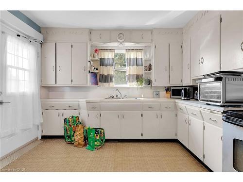 526 Steele Street, Port Colborne, ON - Indoor Photo Showing Kitchen