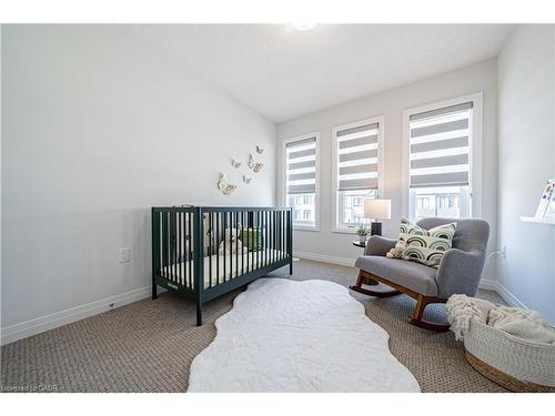 37-155 Equestrian Way, Cambridge, ON - Indoor Photo Showing Bedroom