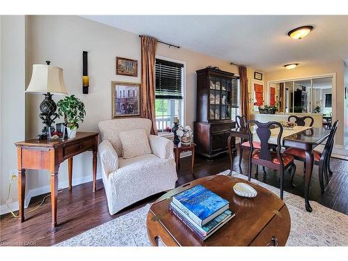 619 Porter Way, Milton, ON - Indoor Photo Showing Living Room