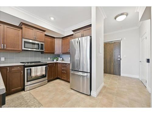 607-3290 New Street, Burlington, ON - Indoor Photo Showing Kitchen
