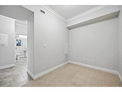 607-3290 New Street, Burlington, ON - Indoor Photo Showing Other Room