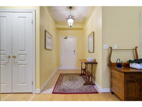 102-77 Governors Road, Dundas, ON - Indoor Photo Showing Other Room