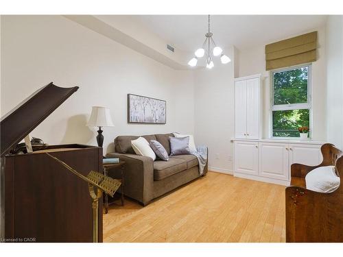 102-77 Governors Road, Dundas, ON - Indoor