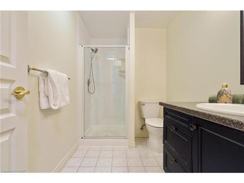 102-77 Governors Road, Dundas, ON - Indoor Photo Showing Bathroom