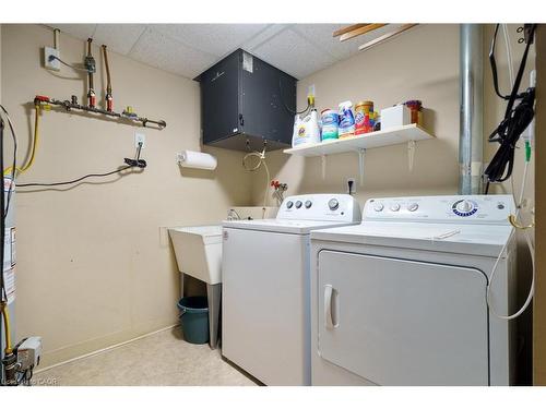 102-77 Governors Road, Dundas, ON - Indoor Photo Showing Laundry Room