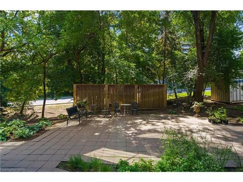 102-77 Governors Road, Dundas, ON - Outdoor