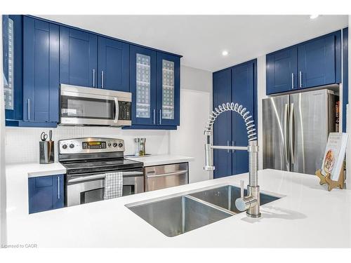 1034 Meredith Avenue, Mississauga, ON - Indoor Photo Showing Kitchen With Stainless Steel Kitchen With Double Sink With Upgraded Kitchen