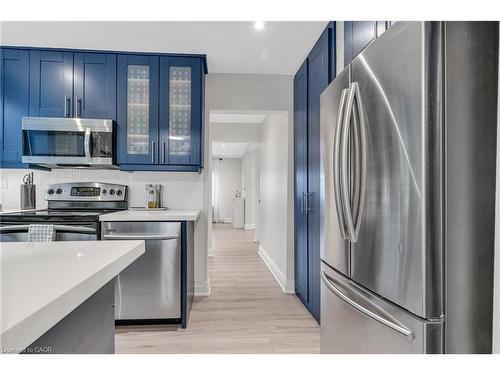 1034 Meredith Avenue, Mississauga, ON - Indoor Photo Showing Kitchen With Stainless Steel Kitchen With Upgraded Kitchen