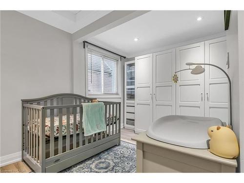 1034 Meredith Avenue, Mississauga, ON - Indoor Photo Showing Bedroom